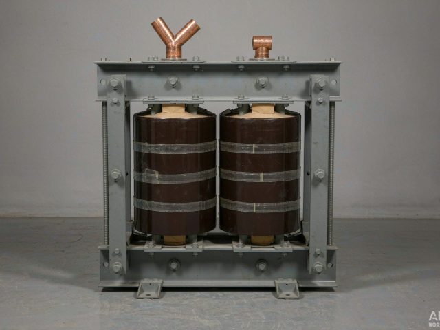 Class H vacuum-pressure-impregnated dry-type transformer (product rendering)